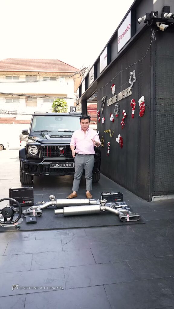 Merecedes G63 AMG getting ready to fit the exhaust system AKRAPOVIC with steering wheel CUSTOM the customer's own style…
