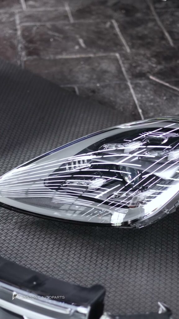 ติดตั้งชุดไฟหน้า PDLS รุ่นท้อปสุดและไฟท้ายที่เป็นแบบสีรมดำสำหรับ PORSCHE Cayenne SUV E3…
