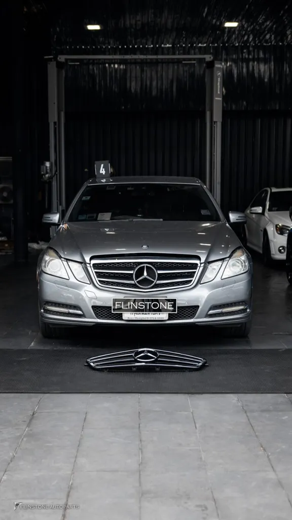 Mercedes Benz W212 กระจังหน้า
