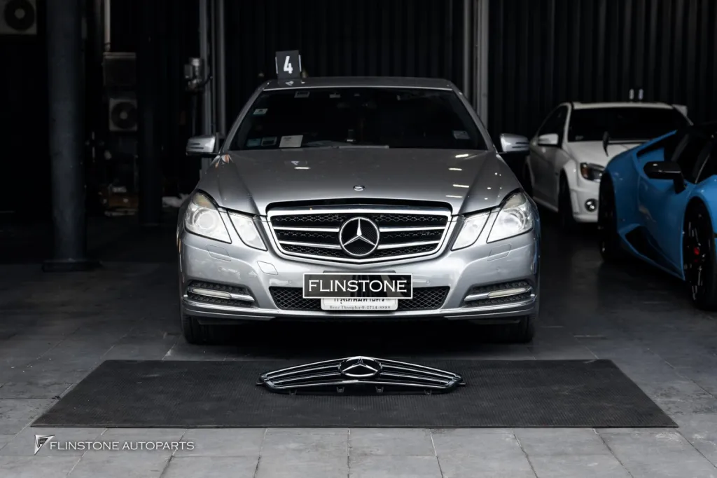 Mercedes Benz W212 กระจังหน้า