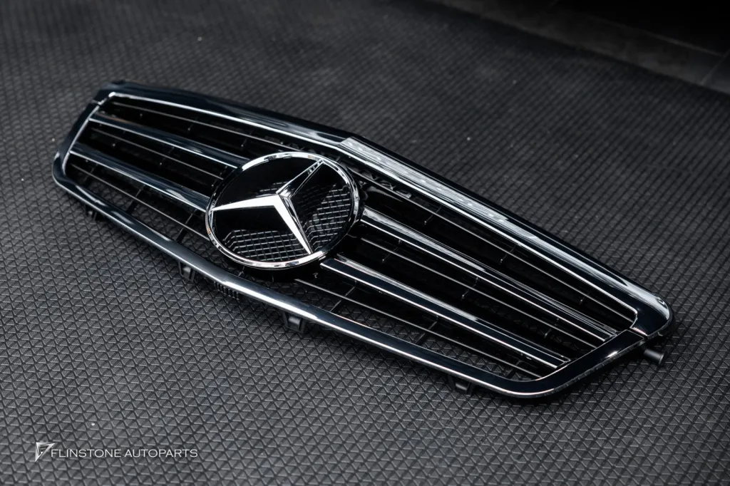 Mercedes Benz W212 กระจังหน้า