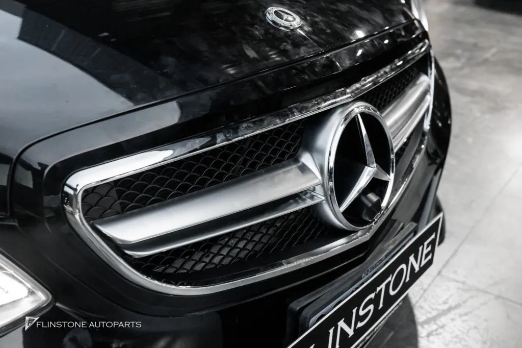 Mercedes Benz W212 กระจัง โลโก้