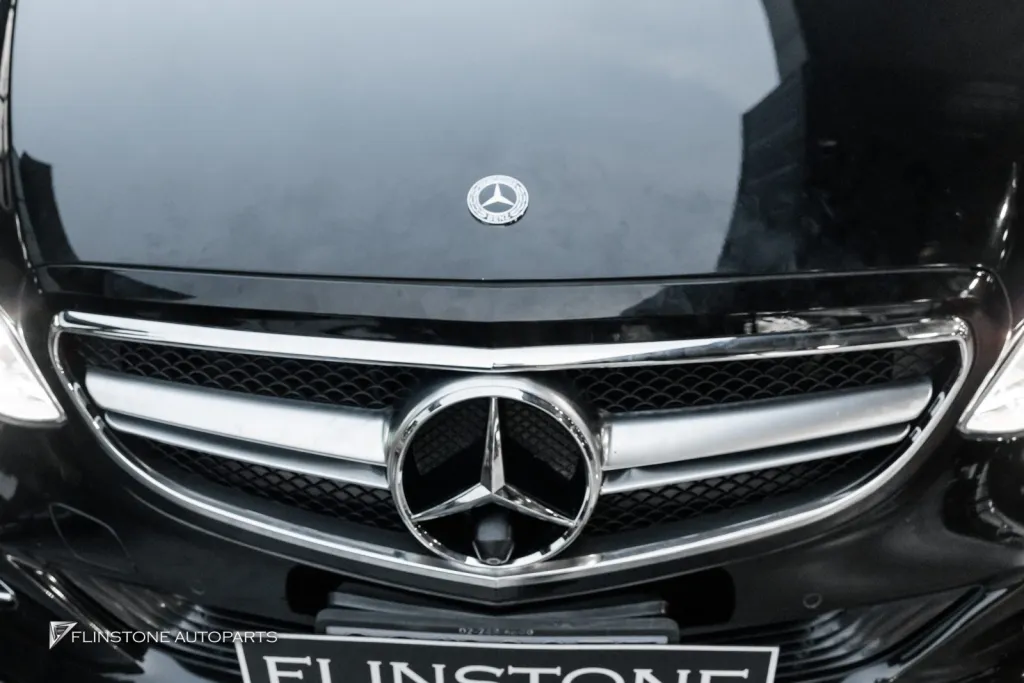 Mercedes Benz W212 กระจัง โลโก้