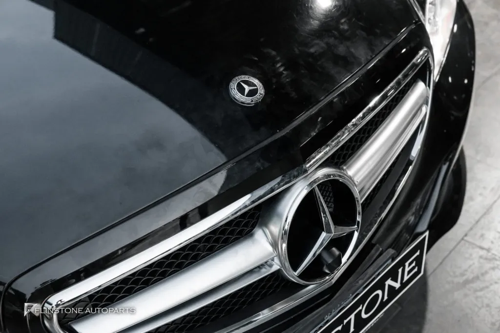 Mercedes Benz W212 กระจัง โลโก้