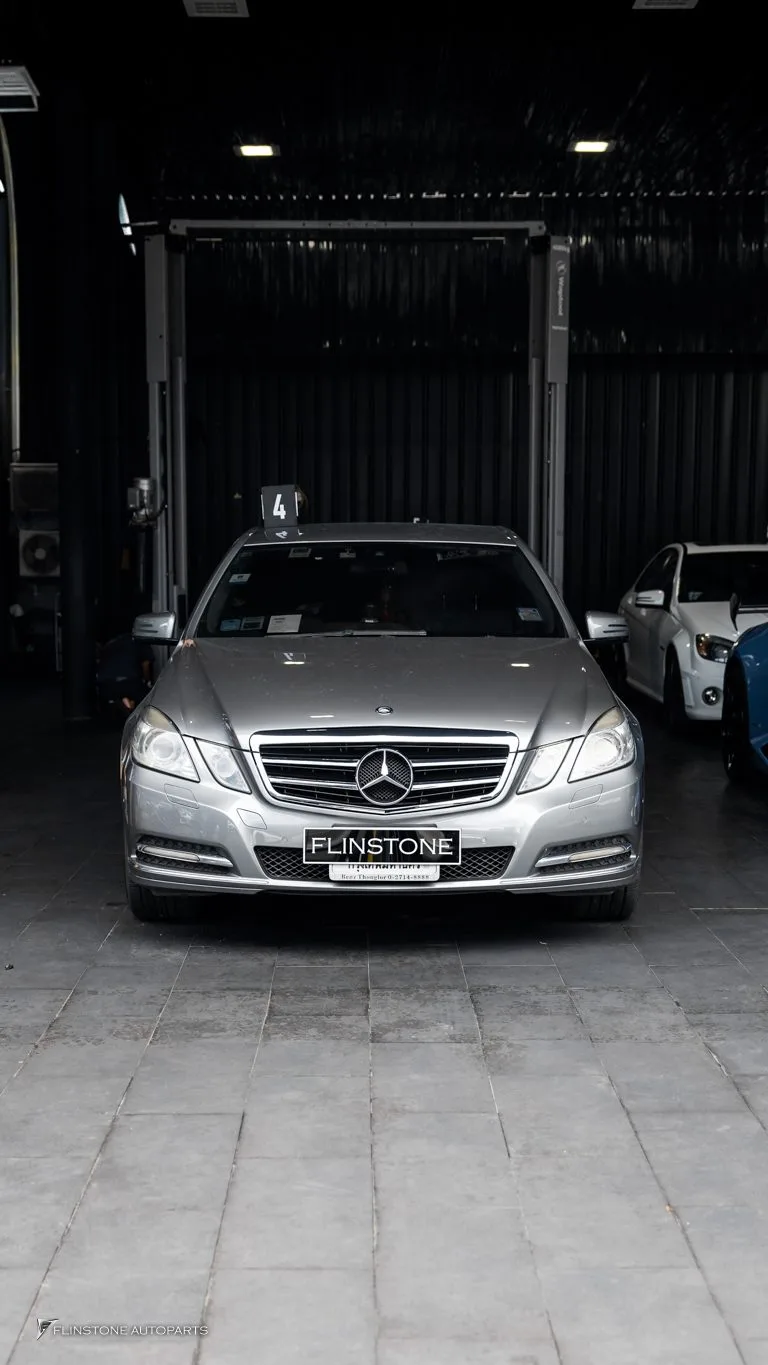 Mercedes Benz W212 กระจังหน้า