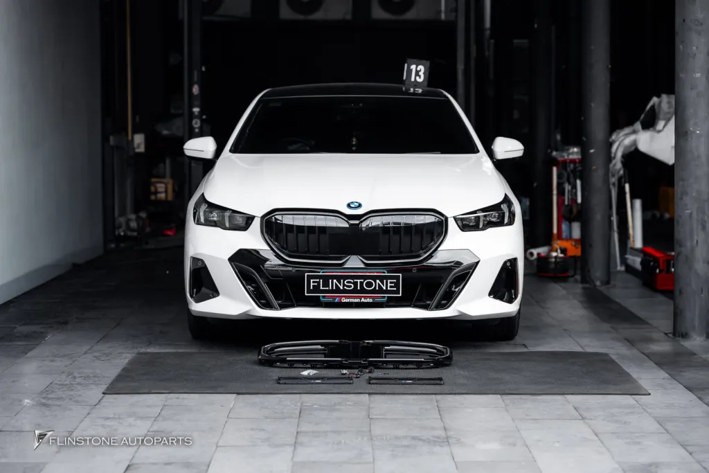 BMW i5 G60 carbon plate frame M Grille LED