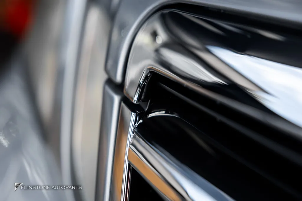 Mercedes Benz W212 กระจังหน้า