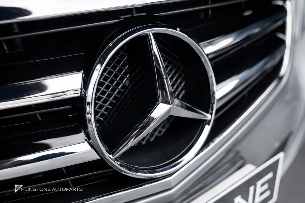 Mercedes Benz W212 กระจังหน้า