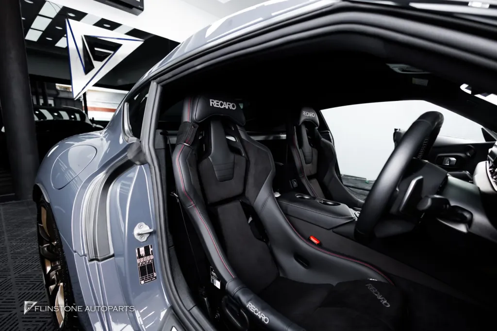 GR Srupa Seats Recaro
