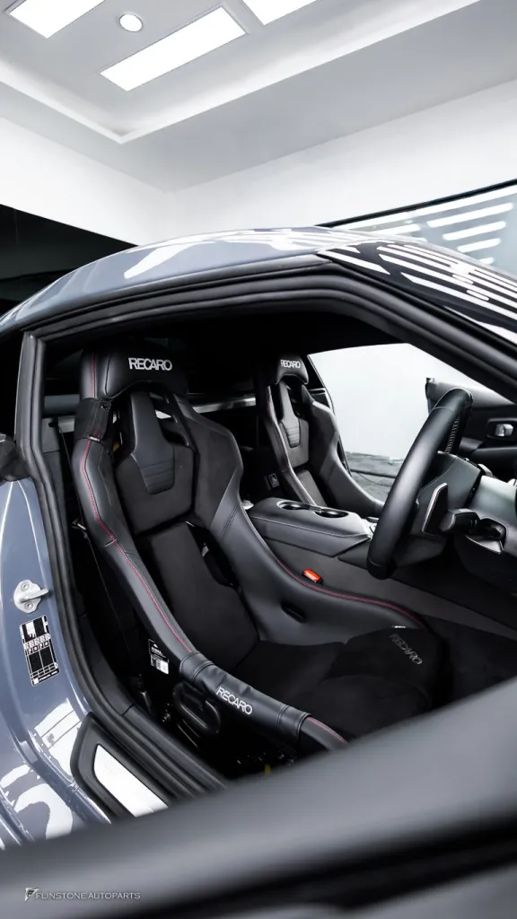 GR Srupa Seats Recaro