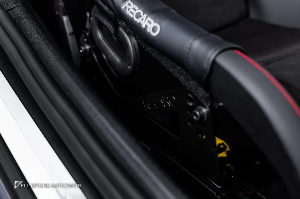 GR Srupa Seats Recaro