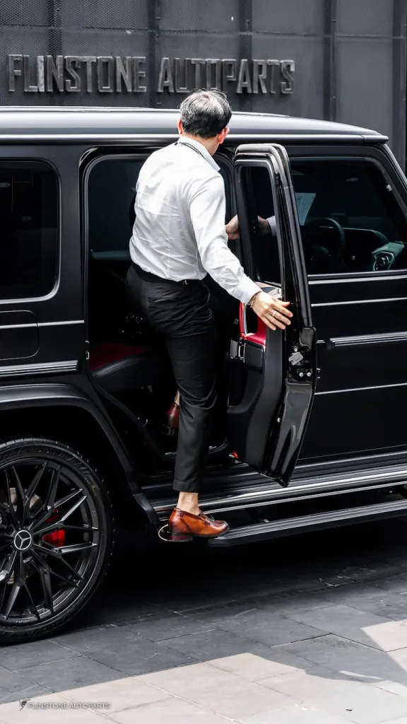 Mercedes Benz Gclass บันไดไฟฟ้า V2