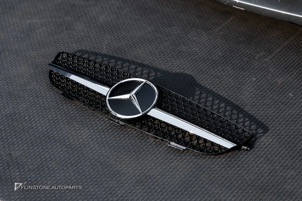 Mercedes Benz W209 กระจัง
