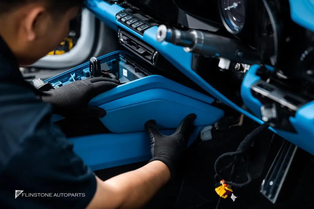 Porsche 992 ภายในฟ้า