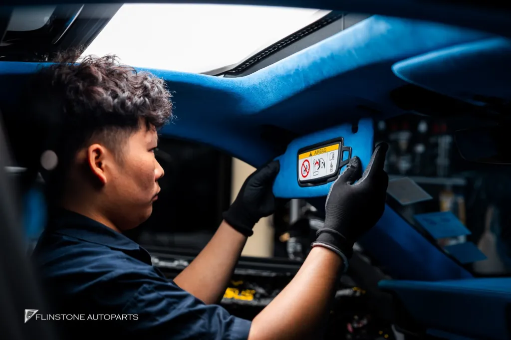 Porsche 992 ภายในฟ้า