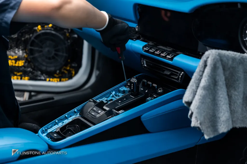 Porsche 992 ภายในฟ้า