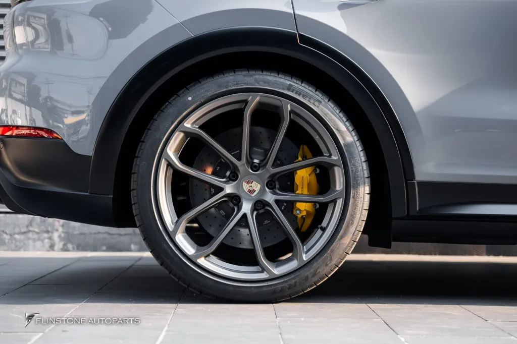 Porsche Cayenne S to Turbo GT Carbon Parts Usus Wheels