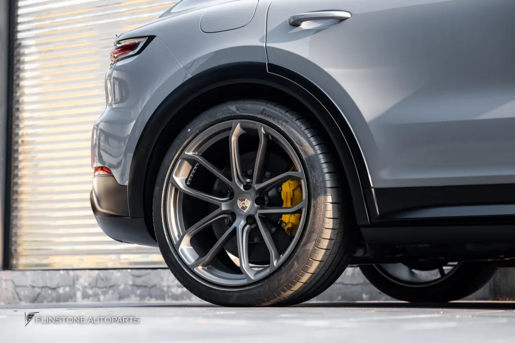 Porsche Cayenne S to Turbo GT Carbon Parts Usus Wheels