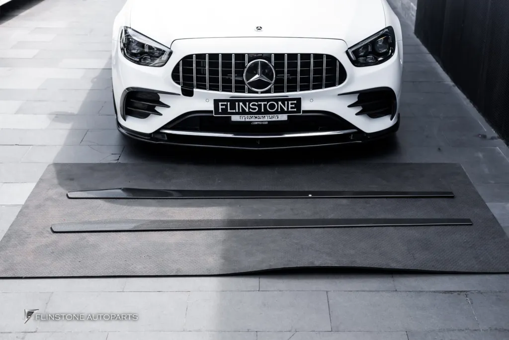 Mercedes Benz C238 สเกิร์ตข้าง