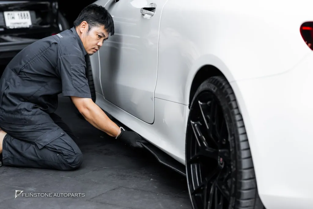 Mercedes Benz C238 สเกิร์ตข้าง