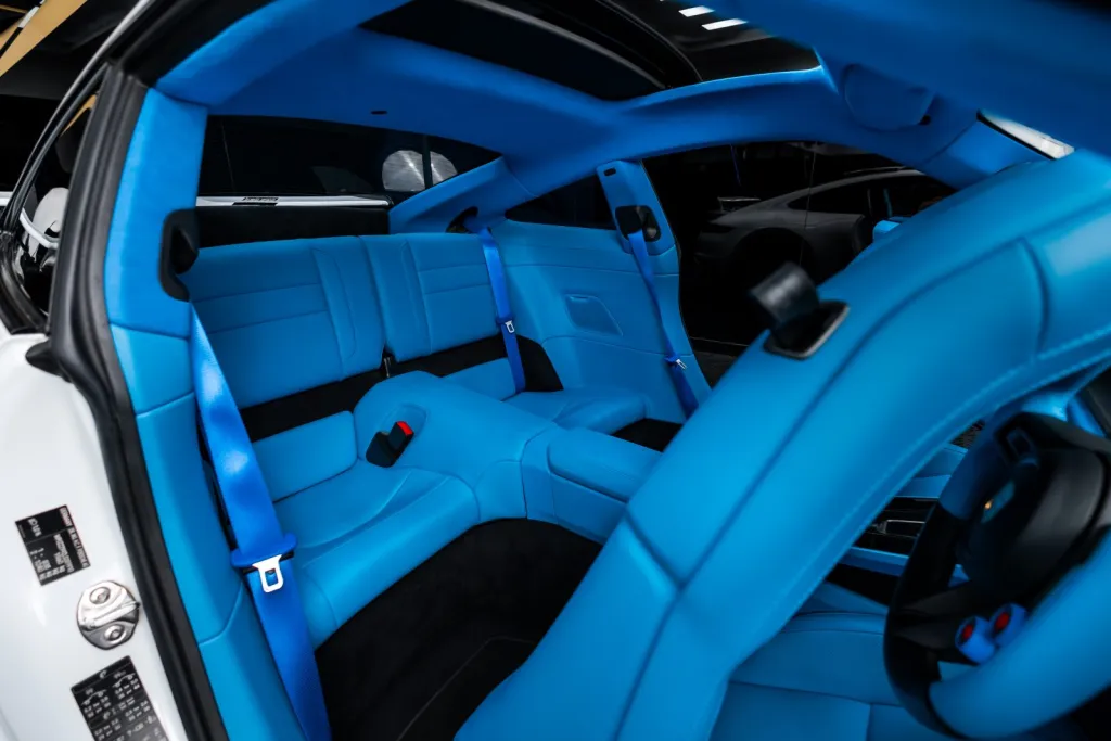 Porsche 992 ภายในฟ้า — Highres Complete (Interior)