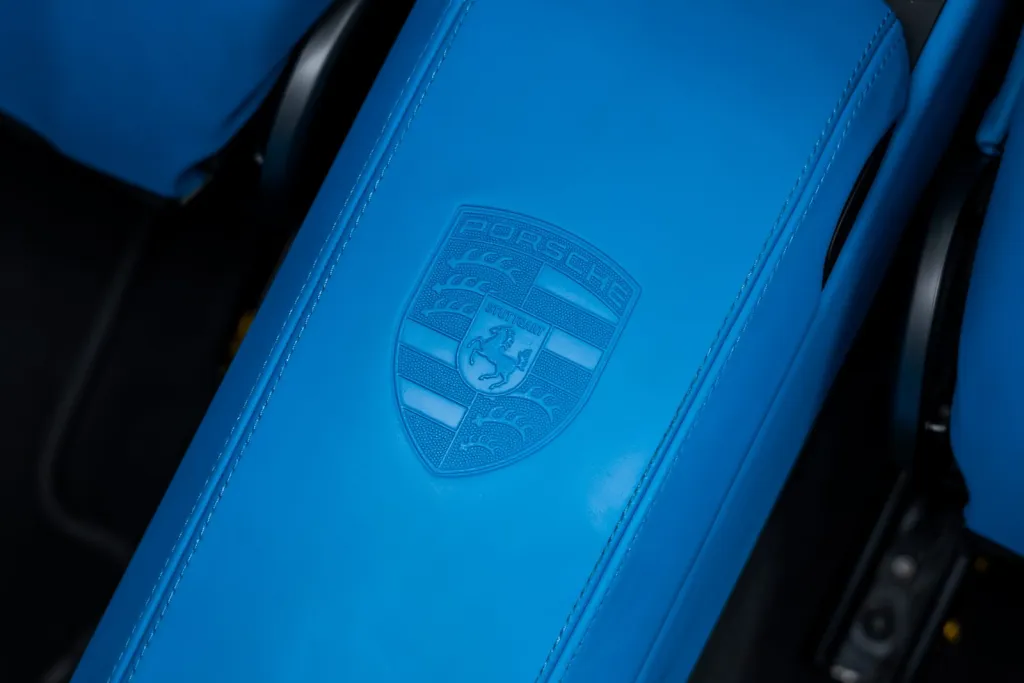 Porsche 992 ภายในฟ้า — Highres Complete (Interior)