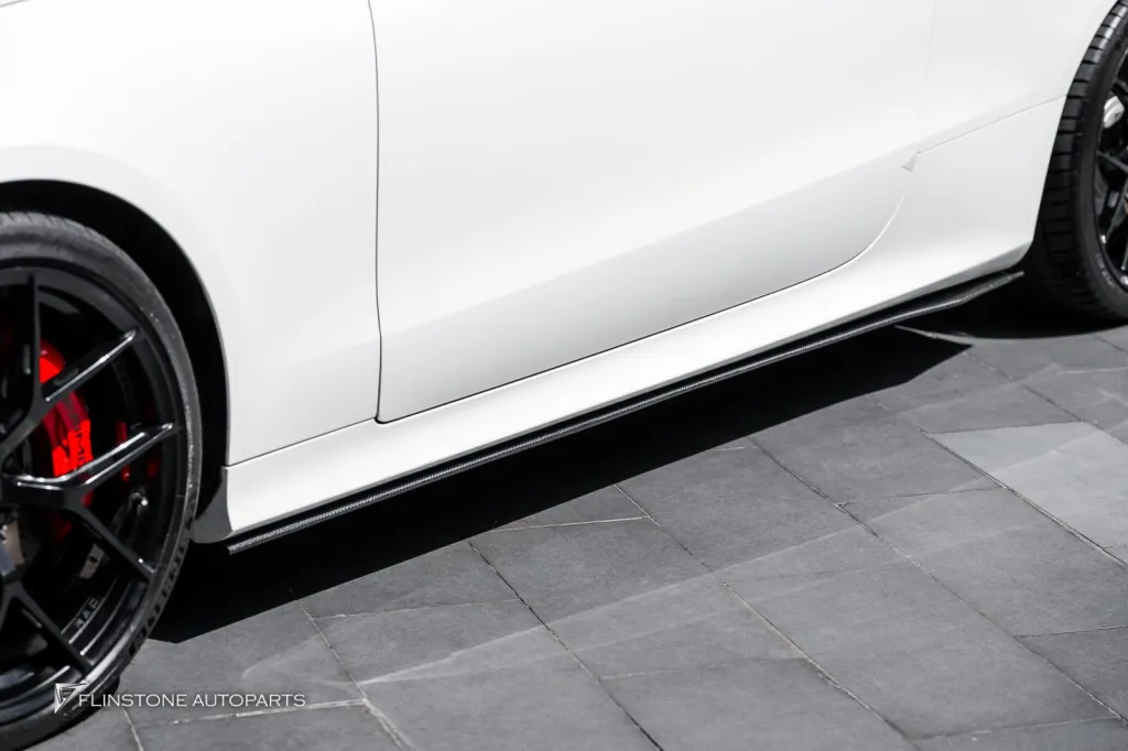 Mercedes Benz C238 สเกิร์ตข้าง