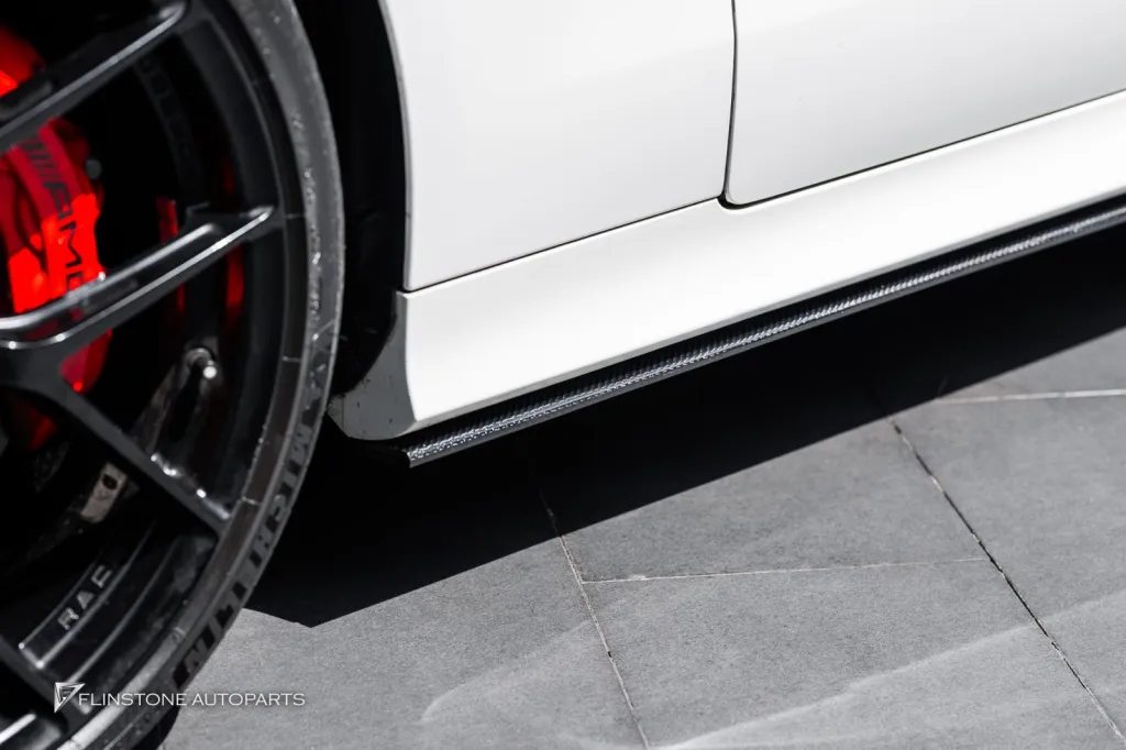 Mercedes Benz C238 สเกิร์ตข้าง