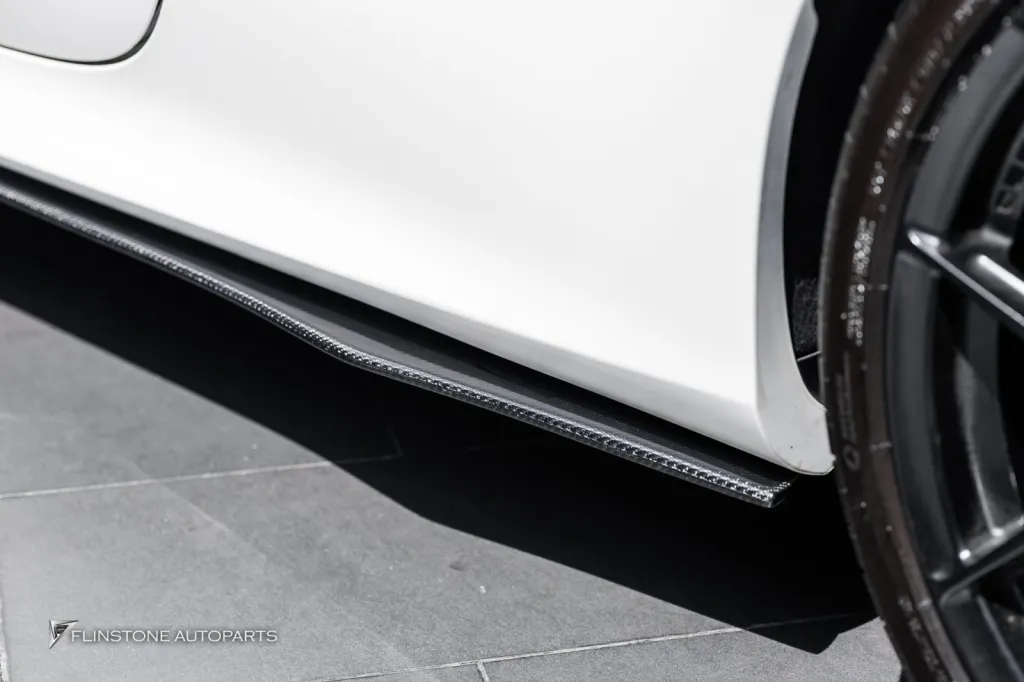 Mercedes Benz C238 สเกิร์ตข้าง