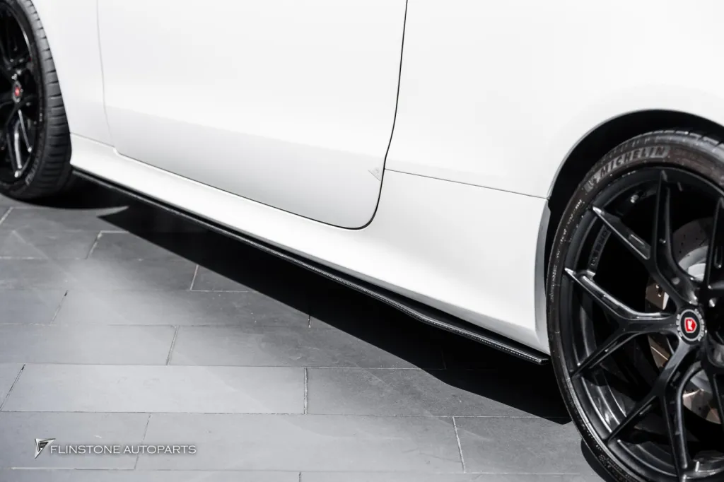 Mercedes Benz C238 สเกิร์ตข้าง