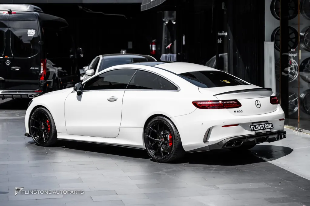 Mercedes Benz C238 สเกิร์ตข้าง