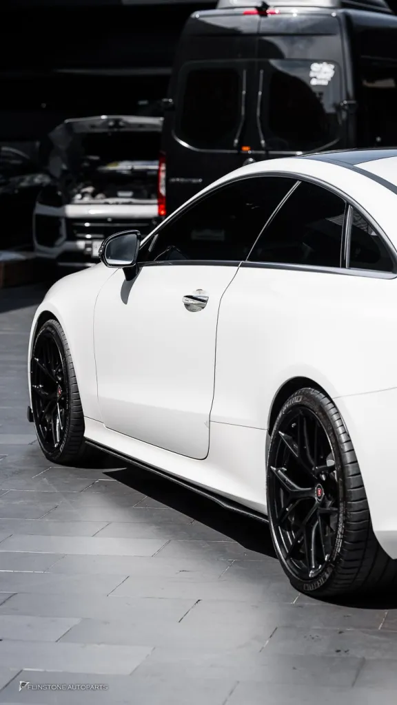 Mercedes Benz C238 สเกิร์ตข้าง