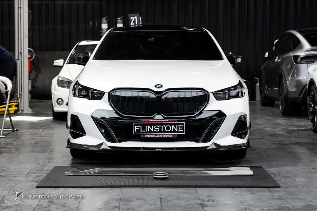 BMW i5 G60 สเกิร์ต สติกเกอร์ข้าง