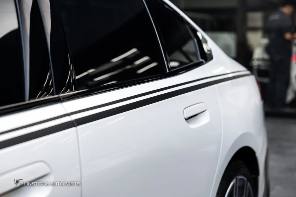 BMW i5 G60 สเกิร์ต สติกเกอร์ข้าง