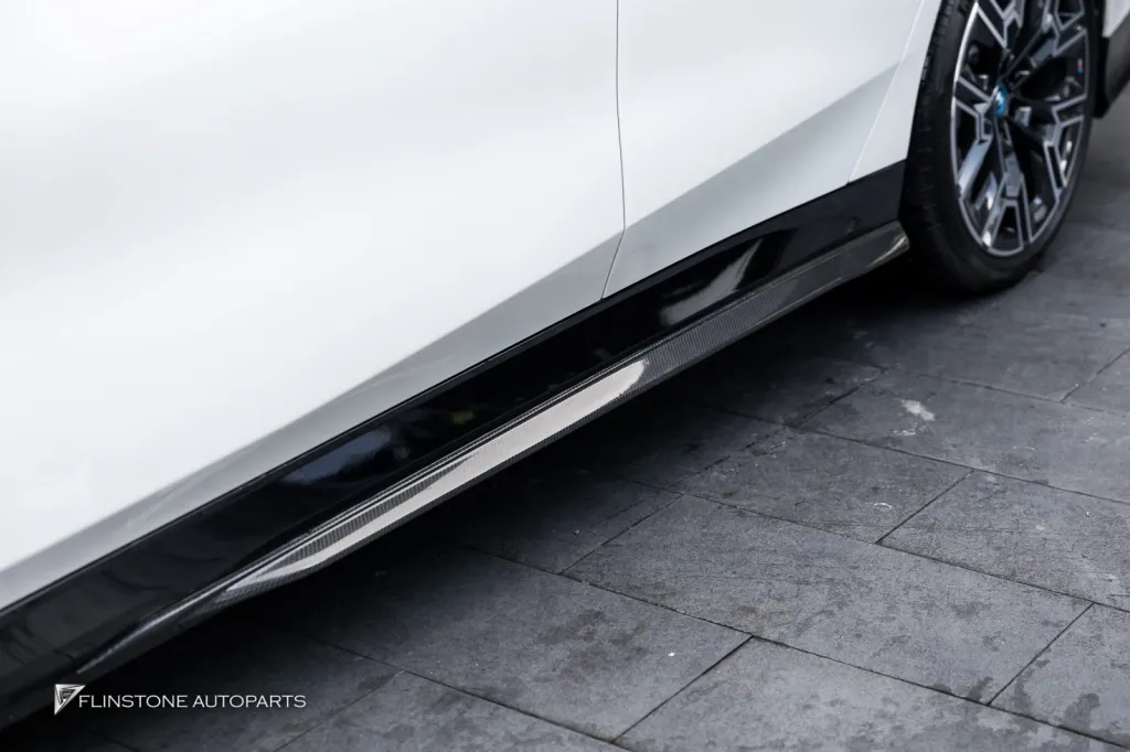BMW i5 G60 สเกิร์ต สติกเกอร์ข้าง