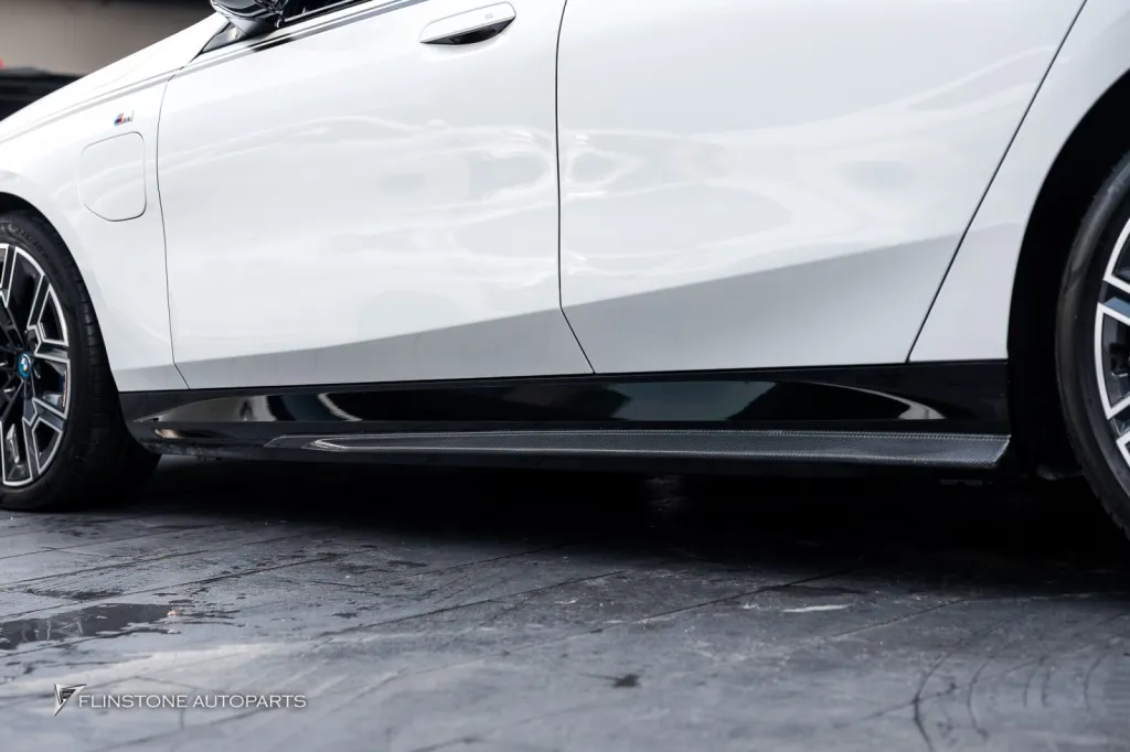 BMW i5 G60 สเกิร์ต สติกเกอร์ข้าง