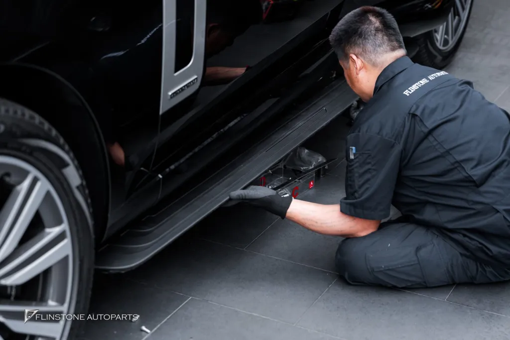 Range Rover บันไดไฟฟ้า