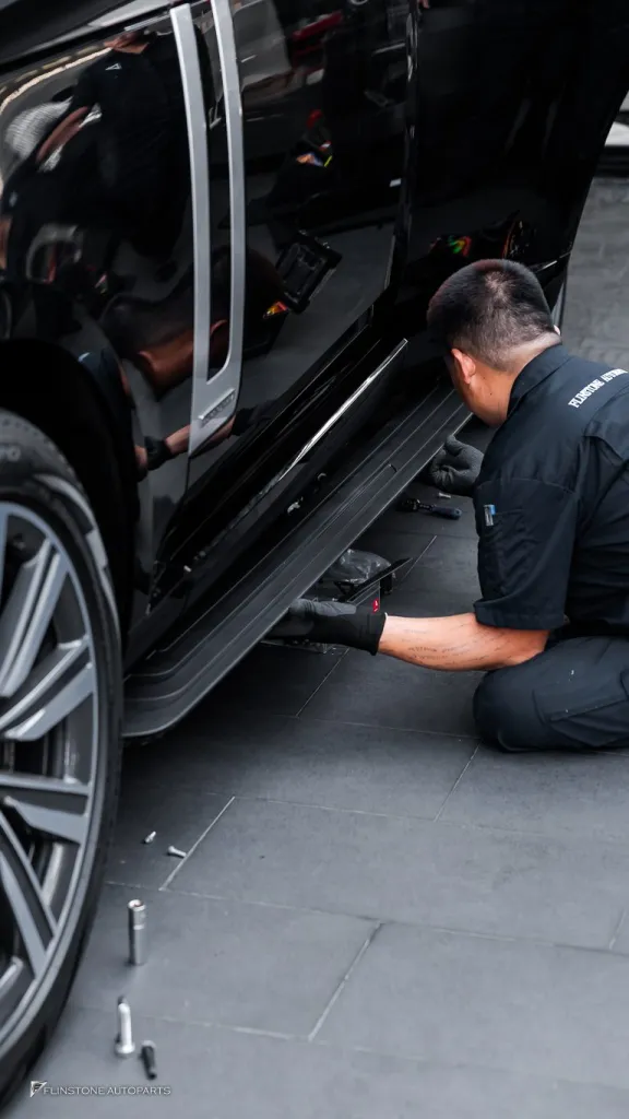 Range Rover บันไดไฟฟ้า