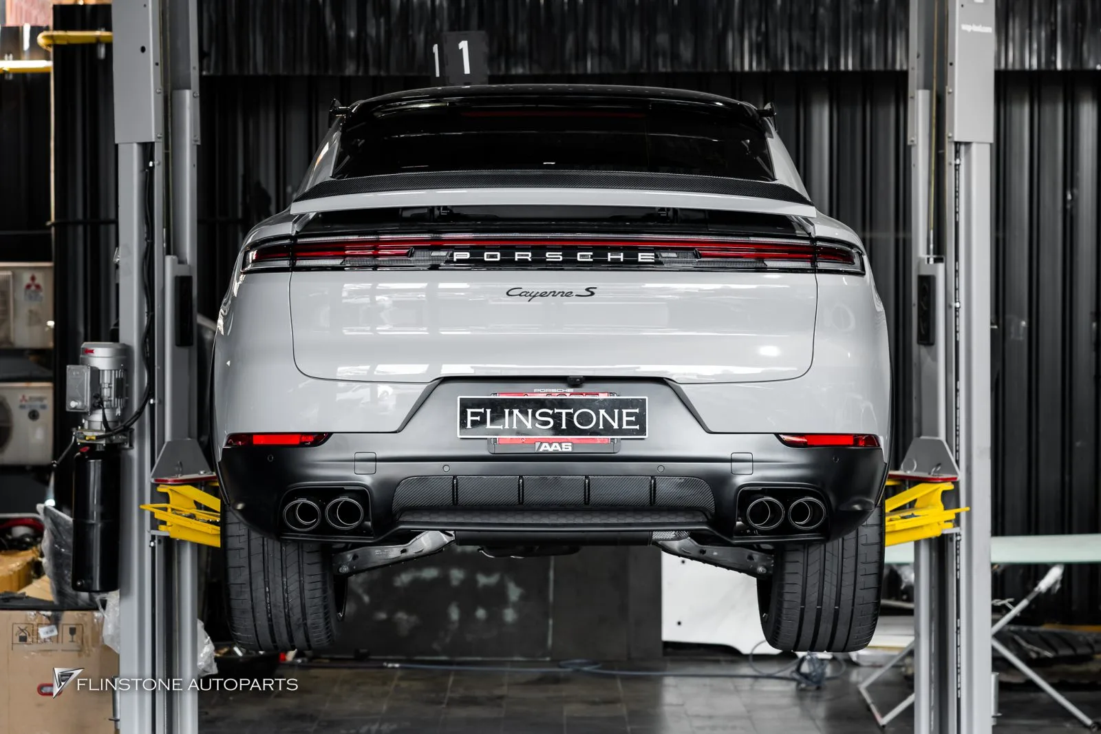 Porsche Cayenne S ท่อ Akrapovic