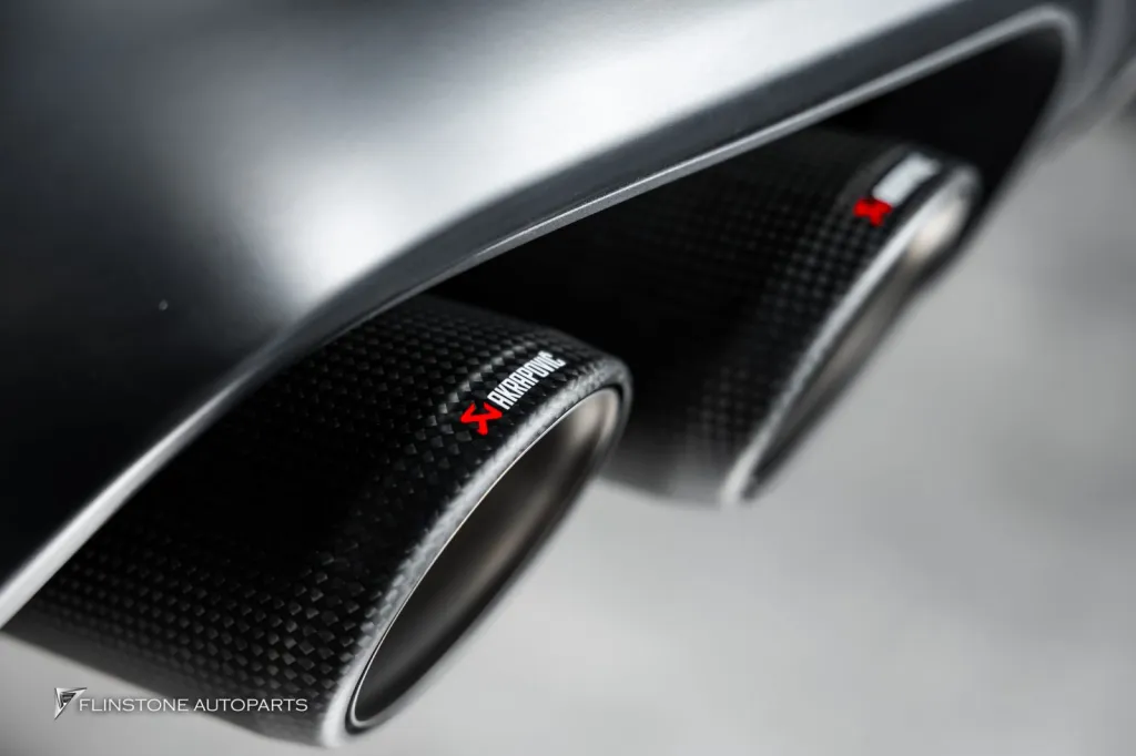 Porsche Cayenne S ท่อ Akrapovic