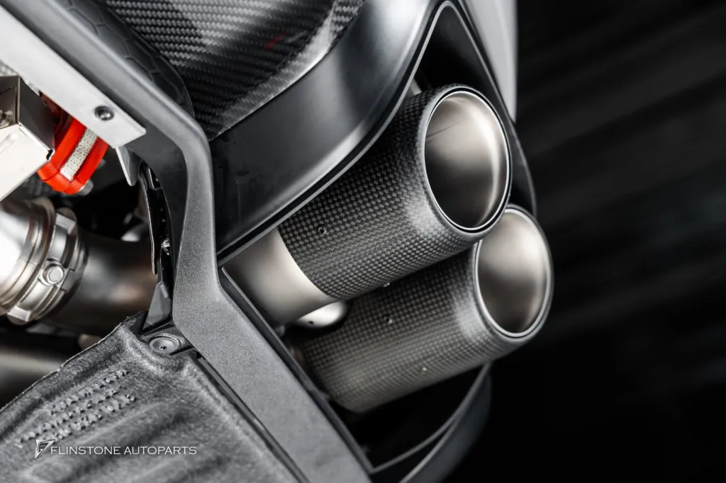 Porsche Cayenne S ท่อ Akrapovic