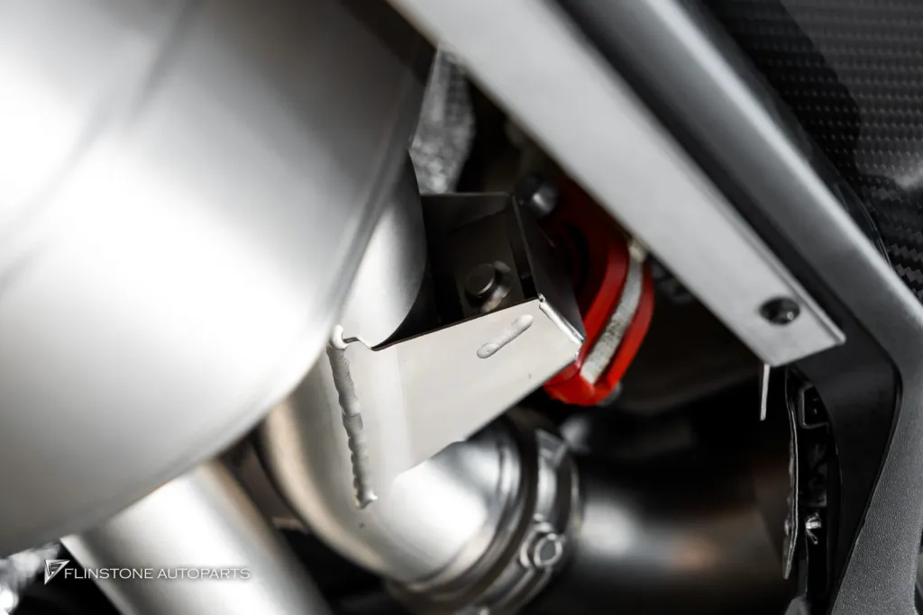 Porsche Cayenne S ท่อ Akrapovic