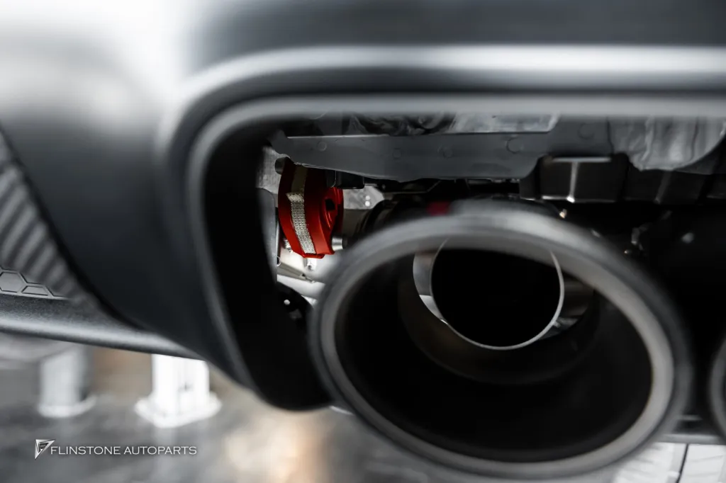 Porsche Cayenne S ท่อ Akrapovic