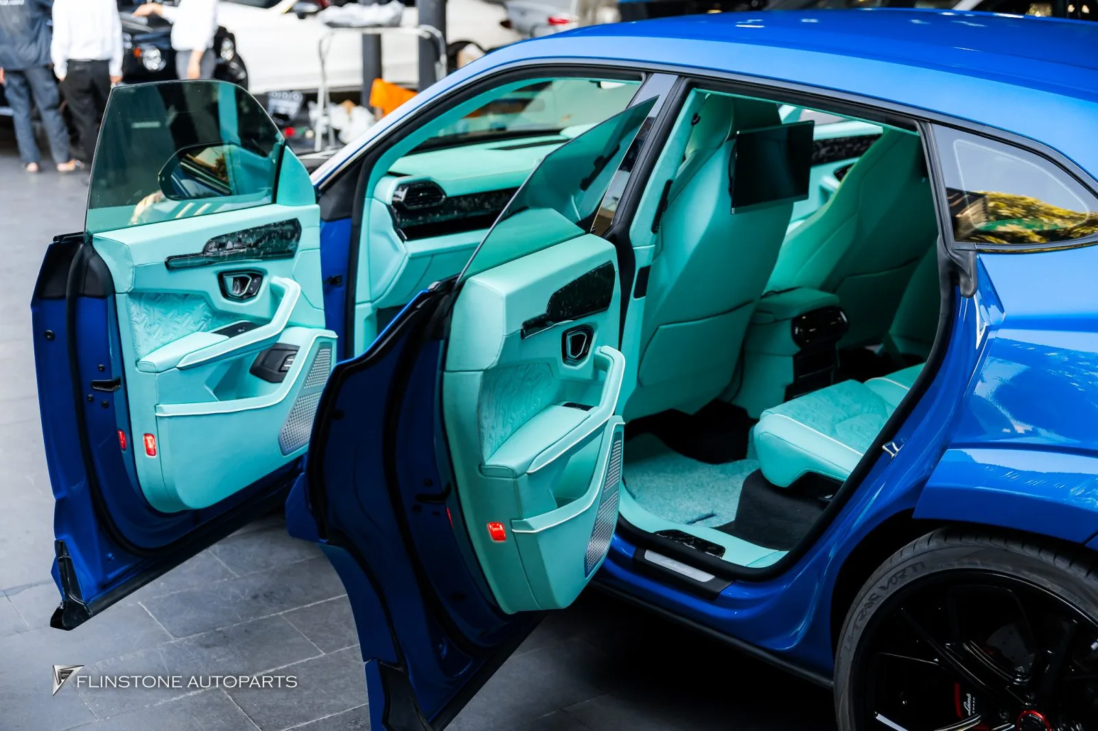 Lamborghini Urus Belt พรม