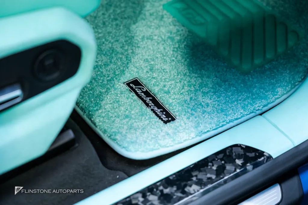 Lamborghini Urus Belt พรม