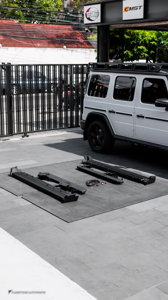 Mercedes Benz Gclass บัดไดไฟฟ้า V2 กาบบันได