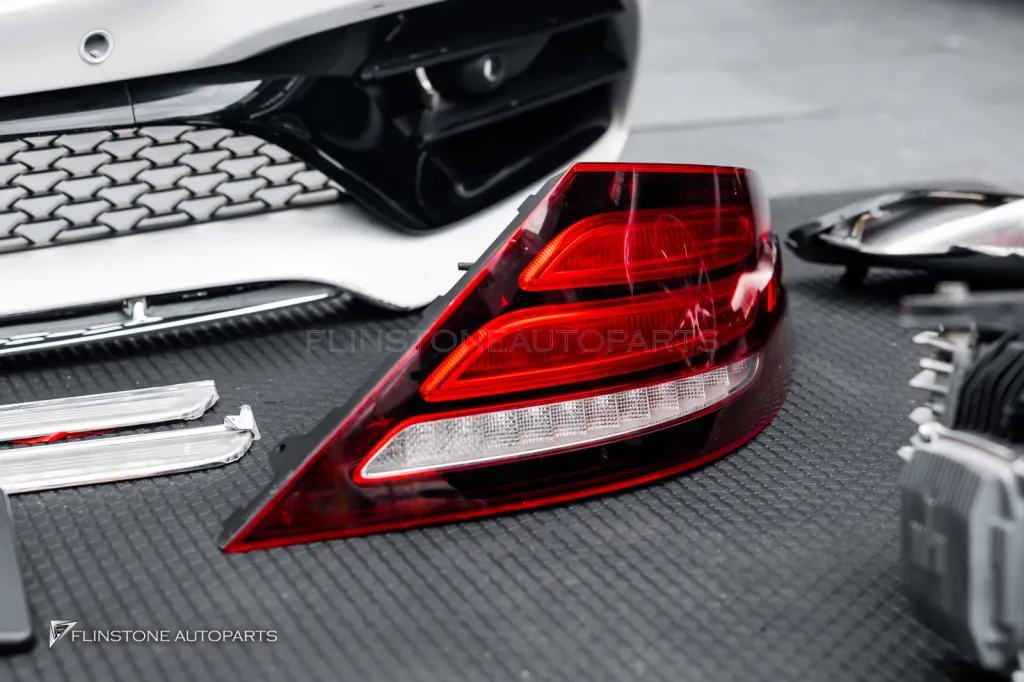 Mercedes Benz Slk to Slc ชุดพาร์ทรอบคัน