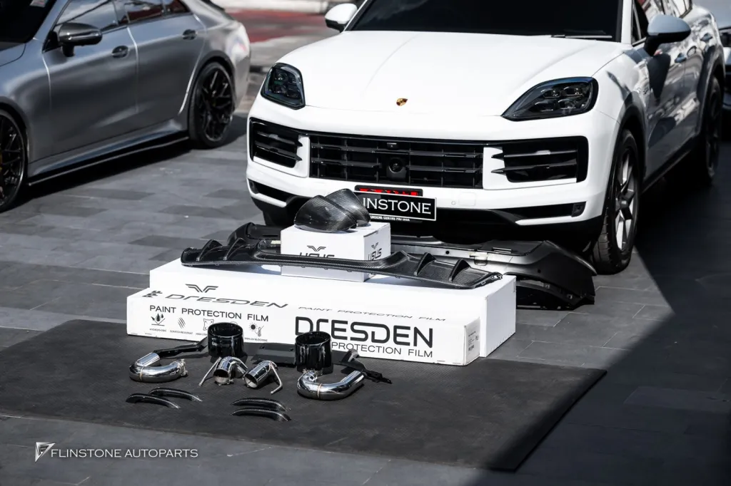 Porsche Cayenne กันชนท้าย ดิฟ ปลายท่อ มือจับ กระจกคาร์บอน Usus
