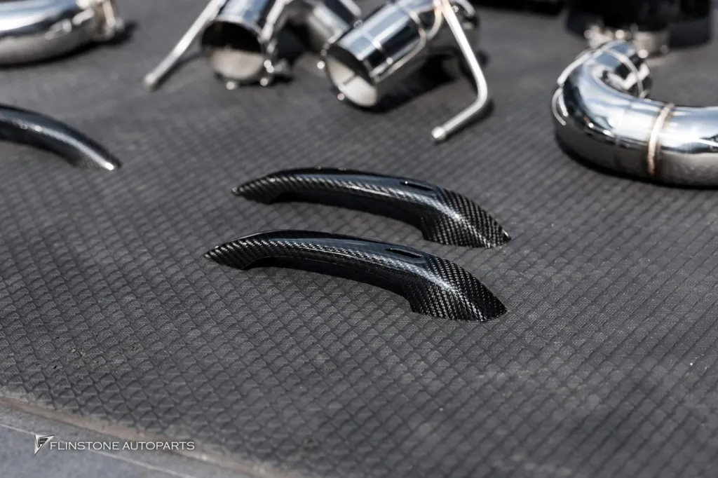 Porsche Cayenne กันชนท้าย ดิฟ ปลายท่อ มือจับ กระจกคาร์บอน Usus