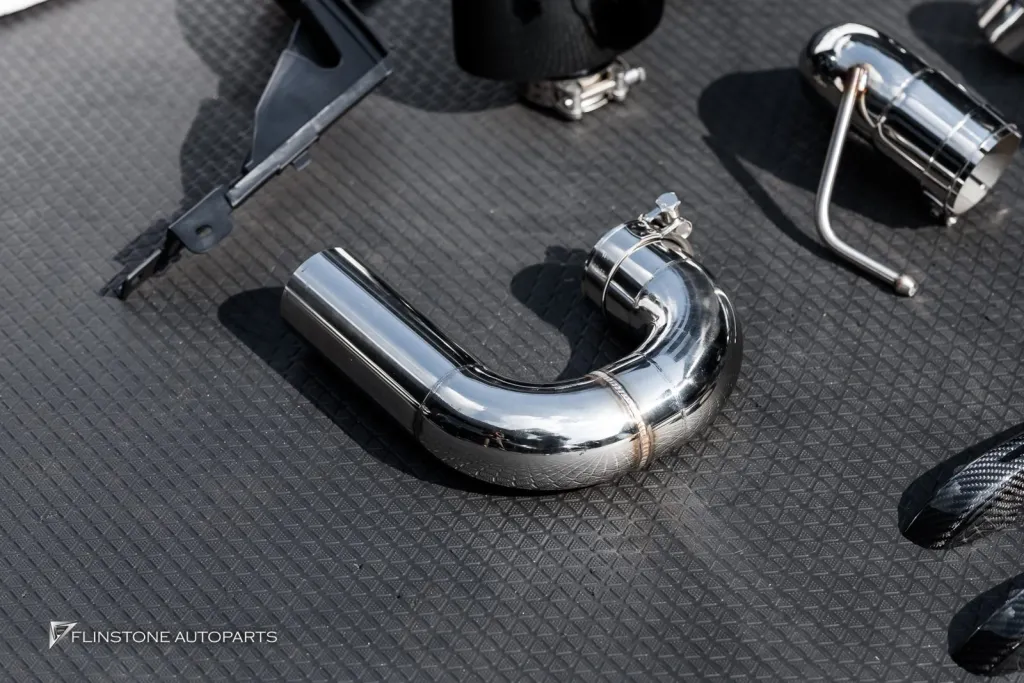 Porsche Cayenne กันชนท้าย ดิฟ ปลายท่อ มือจับ กระจกคาร์บอน Usus